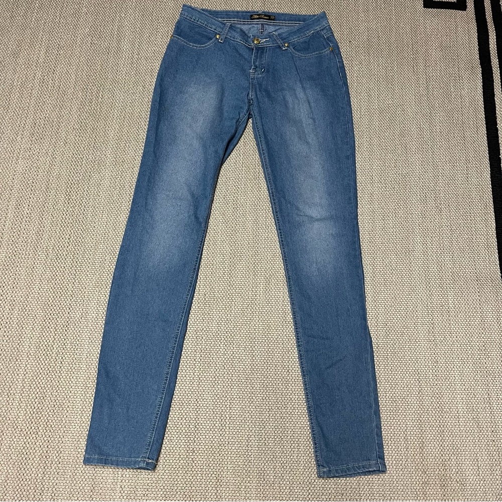 Apple Bottom Jeans Light Blue Skinny Jeans with Rhinestones
